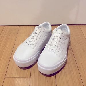 Vans Old Skool sneakers in white leather